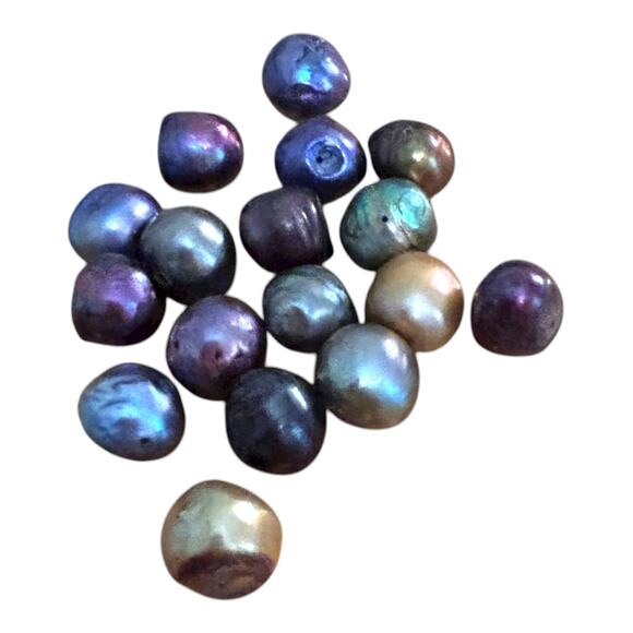Rainbow Peacock Freshwater Pearl Beads 17 Loose Drilled 8 x 7 mm - Picture 3 of 4